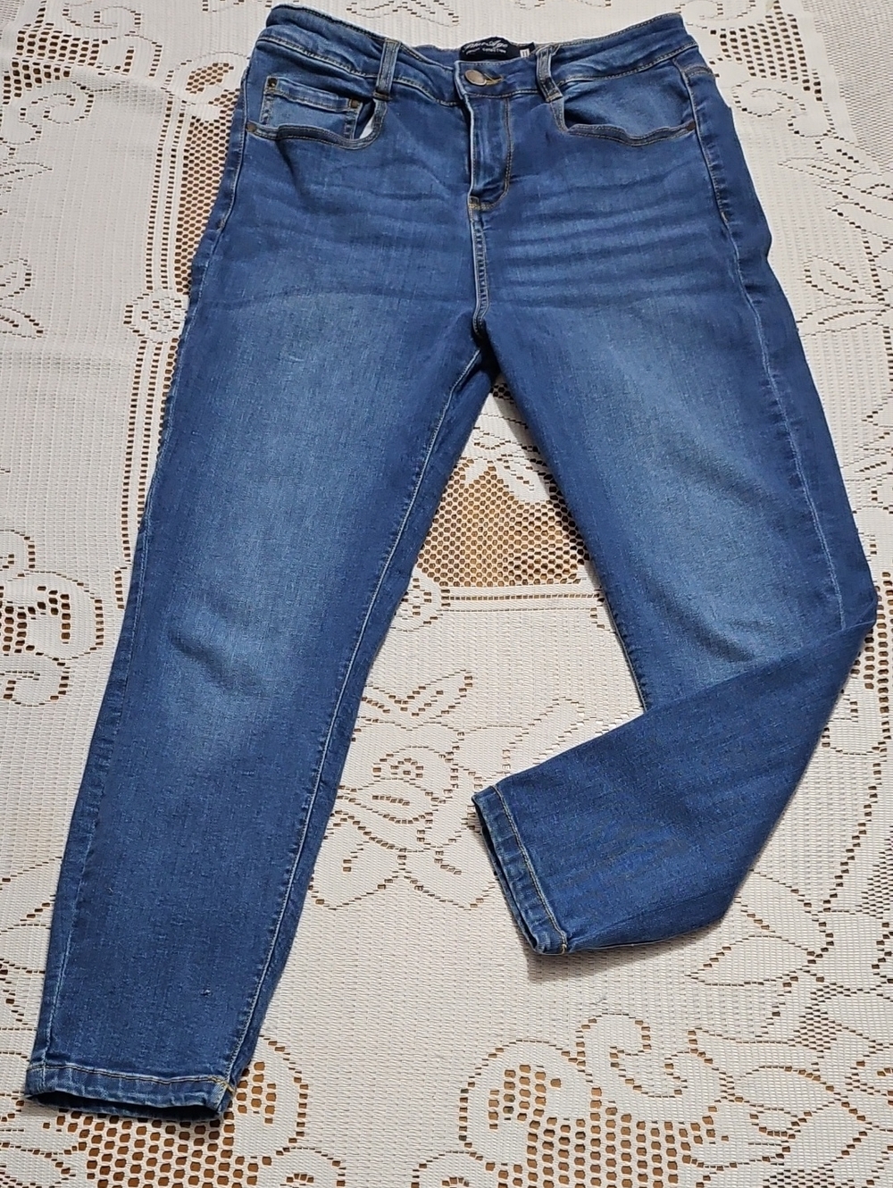 Blue Age Women's Skinny Stretch Jeans in Medium Blue Size 11